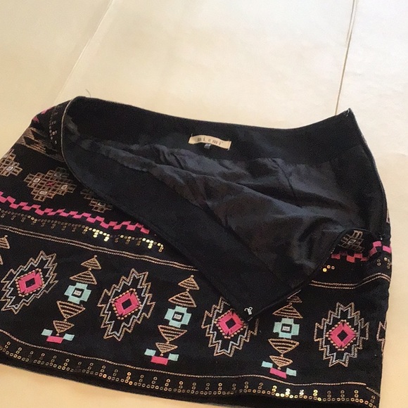 Mini skirt - Picture 5 of 10